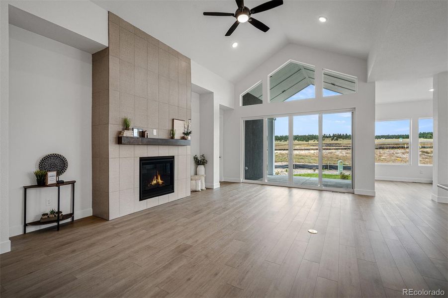 Spacious, unfurnished interior of a new home in Wolf Ranch - Enclave Collection, Colorado Springs (Image 23).