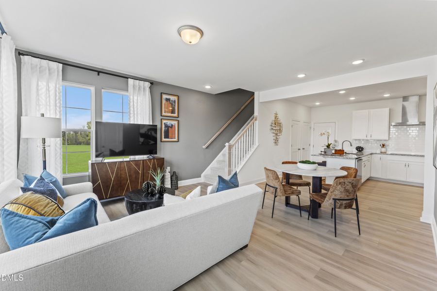 P_RAL_AXS_Tessa_INT_MLV_2 P_RAL_AXS_Tessa_INT_MLV_2