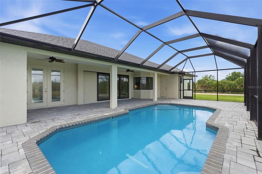 Exterior details and patio area of a home in , Port Charlotte (Image 18).