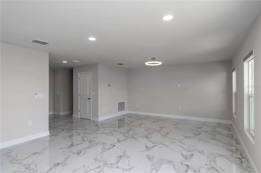 Spacious, unfurnished interior of a new home in Diamond Ridge, Belleview (Image 32).