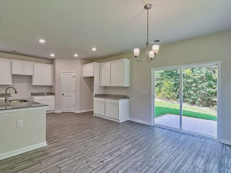 Spacious, unfurnished interior of a new home in Emanuel Creek, West Columbia (Image 8).