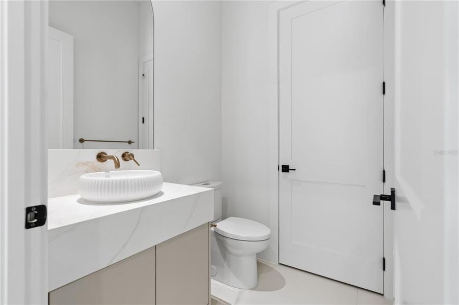 Furnished interior view inside a new home in , Montverde (Image 14).