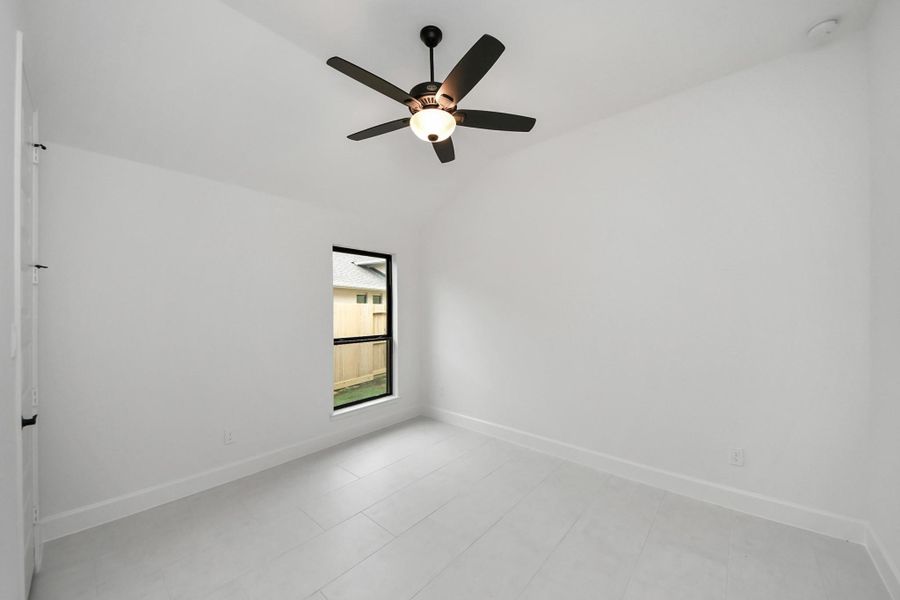 Spacious, unfurnished interior of a new home in Candela South, Richmond (Image 32).