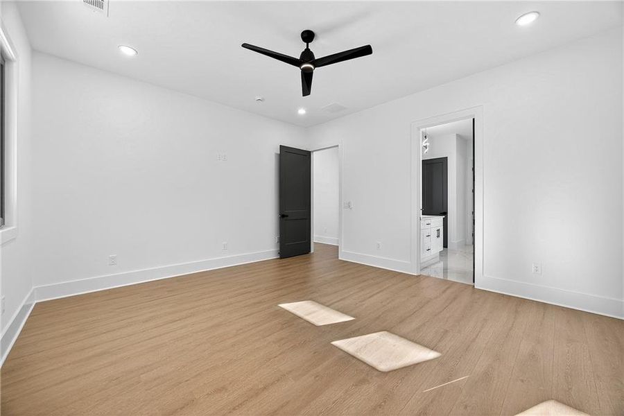 Spacious, unfurnished interior of a new home in , Auburn (Image 30).