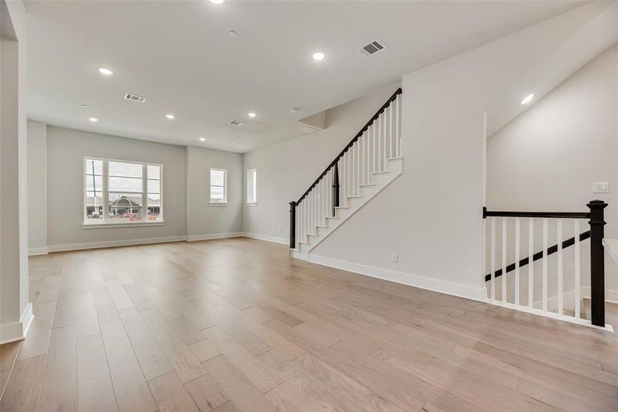 Spacious, unfurnished interior of a new home in Collin Creek, Plano (Image 24). Spacious, unfurnished interior of a new home in Collin Creek, Plano (Image 24).