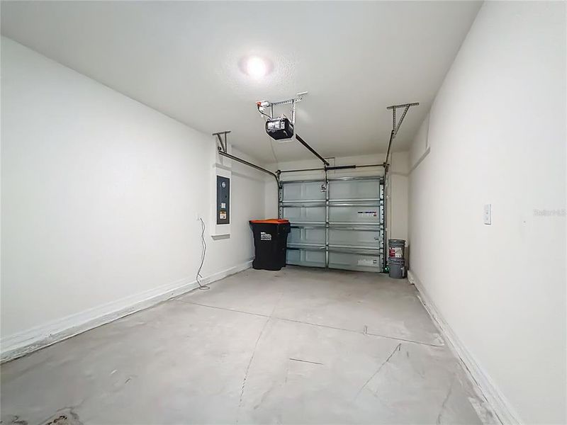 Spacious, unfurnished interior of a new home in The Towns at Laurel Commons, Ocala (Image 45).