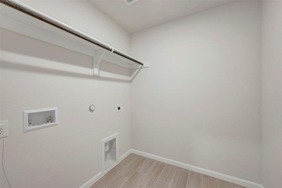 Spacious, unfurnished interior of a new home in Verandah, Royse City (Image 28).