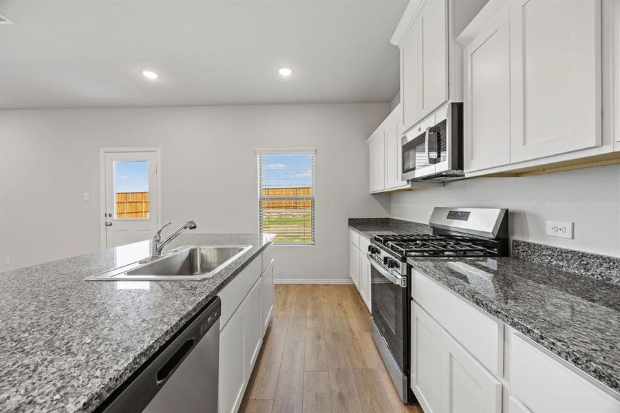 9-web-or-mls-606-ridgewood-dr 9-web-or-mls-606-ridgewood-dr