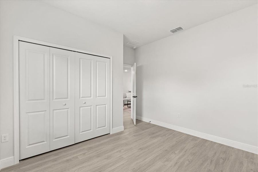 Spacious, unfurnished interior of a new home in , Ocala (Image 21).