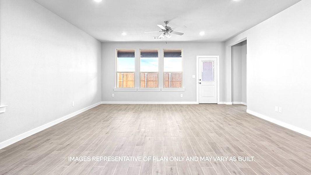 Representative unfurnished interior of a home built from the The Live Oak by D.R. Horton in Westmont, Lubbock (Image 8).