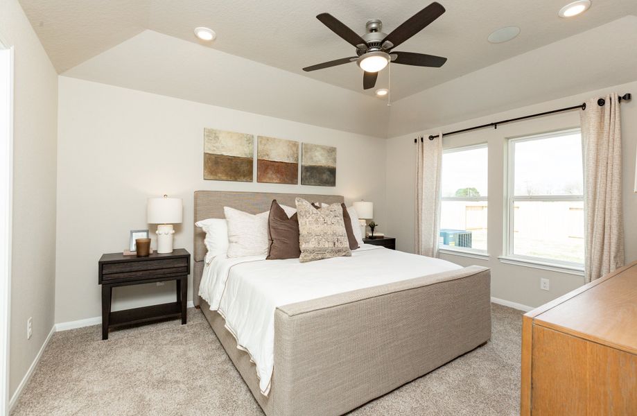 Representative furnished interior of a home built from the Teton by Beazer Homes in Sunrise Cove, Texas City (Image 7).