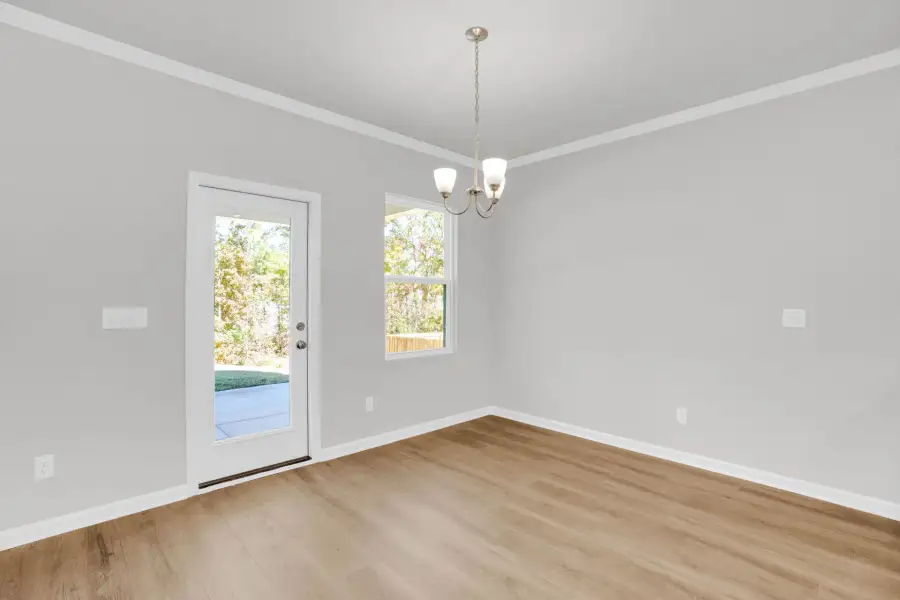 Spacious, unfurnished interior of a new home in Carriage Estates, Lexington (Image 24).