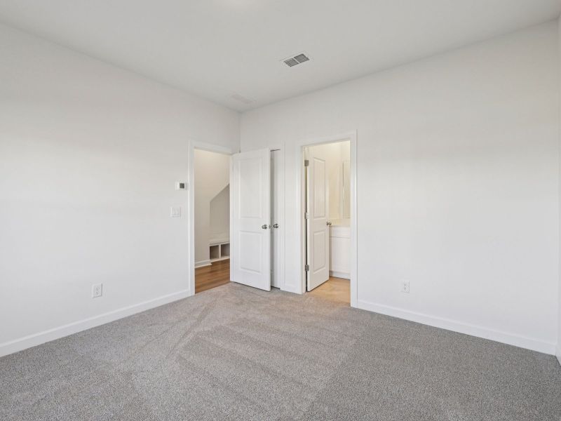 Spacious, unfurnished interior of a new home in Meadows at Wilson Farms - The Heights Series, Fort Mill (Image 16).