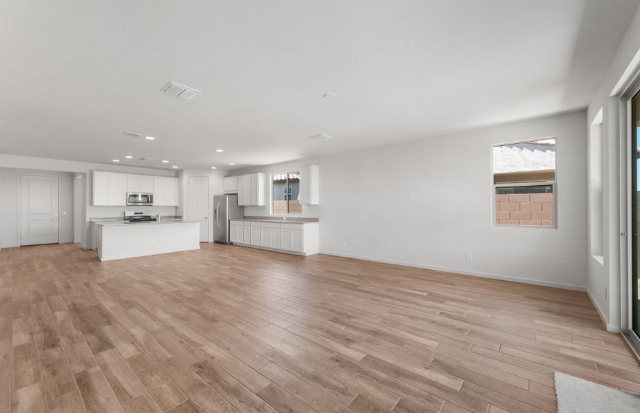Spacious, unfurnished interior of a new home in Soleo, San Tan Valley (Image 21).