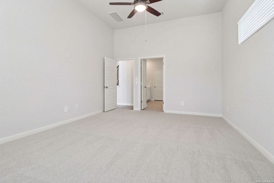 Spacious, unfurnished interior of a new home in Fox Falls, Boerne (Image 39). Spacious, unfurnished interior of a new home in Fox Falls, Boerne (Image 39).