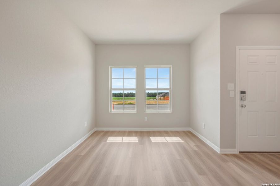 Spacious, unfurnished interior of a new home in Mesquite Ridge, San Antonio (Image 24).