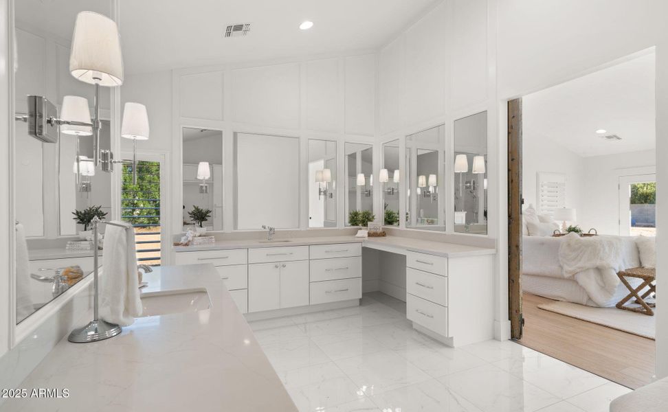 61-web-or-mls-Primary Suite6 61-web-or-mls-Primary Suite6