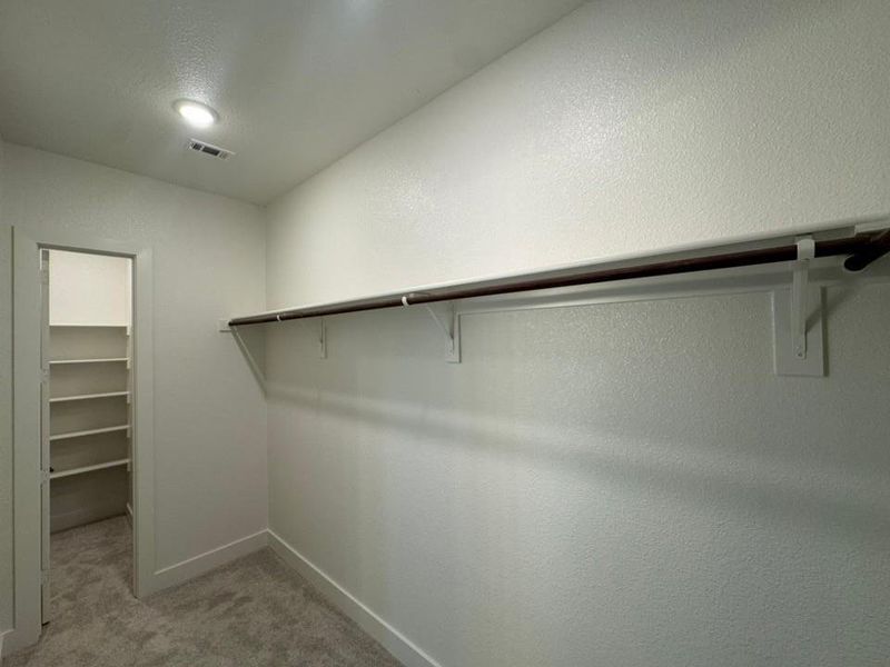 Spacious, unfurnished interior of a new home in King Crossing Estates, Van Alstyne (Image 20).