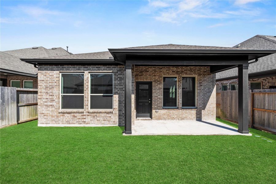 Exterior details and patio area of a home in , Porter (Image 2).