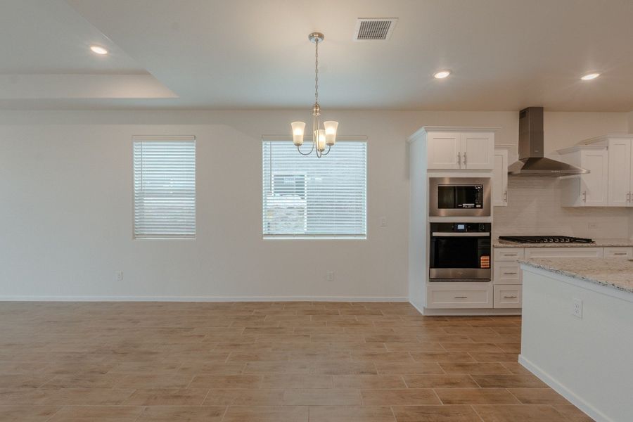 Spacious, unfurnished interior of a new home in Paseo Del Este, El Paso (Image 23).