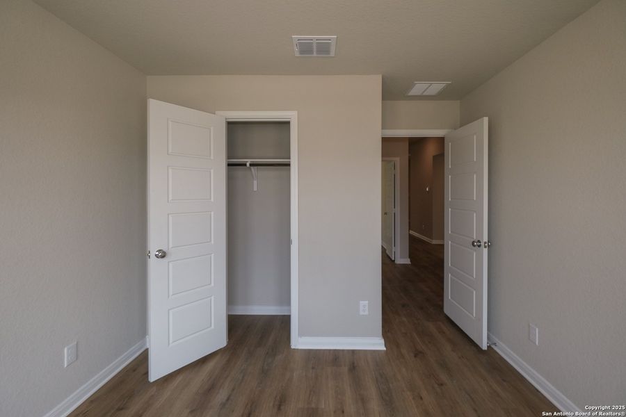 Spacious, unfurnished interior of a new home in Greenspoint Heights, Seguin (Image 15).