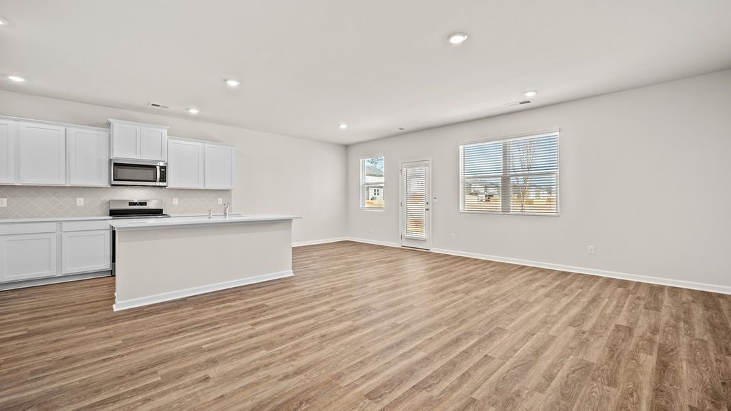 Representative unfurnished interior of a home built from the Saratoga by D.R. Horton in Poplar Preserve, Newnan (Image 11).