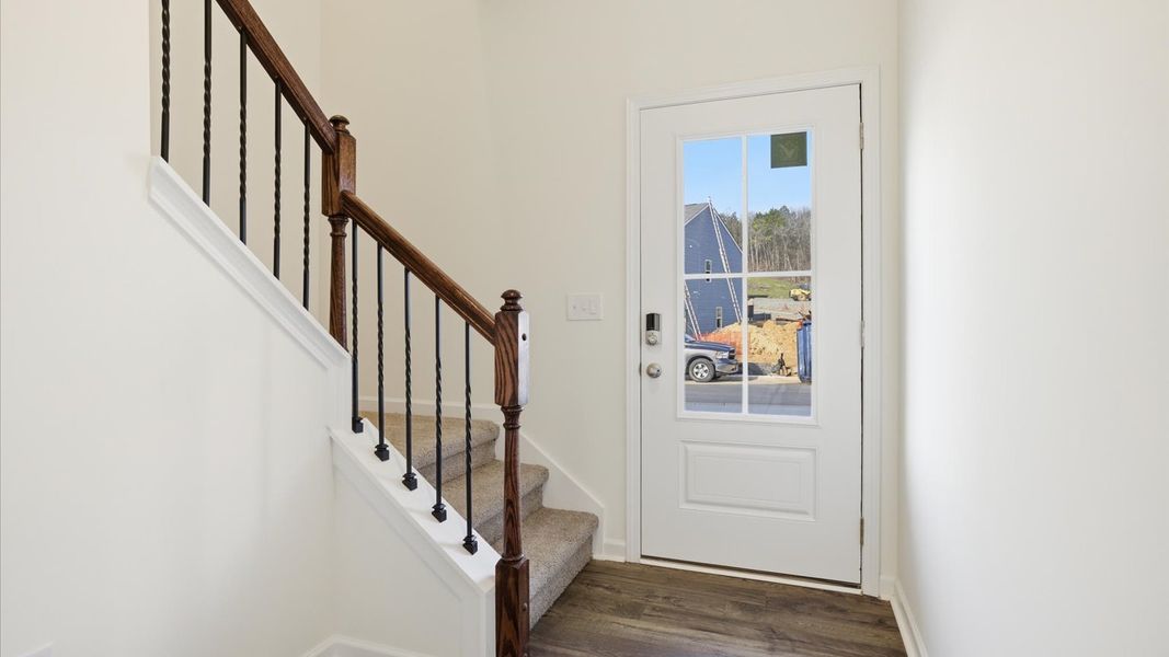 Spacious, unfurnished interior of a new home in Cherokee Crossing, Kodak (Image 8).