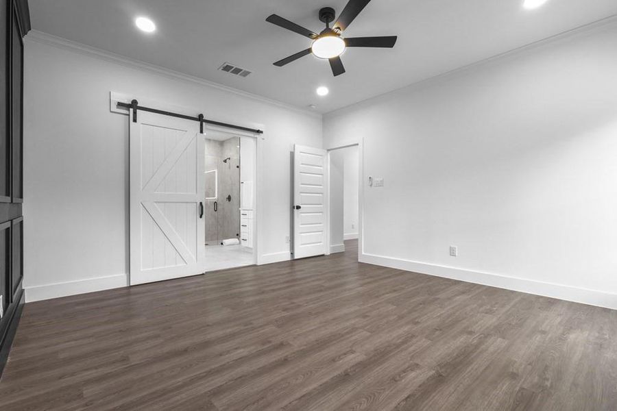 Spacious, unfurnished interior of a new home in , Tool (Image 21).