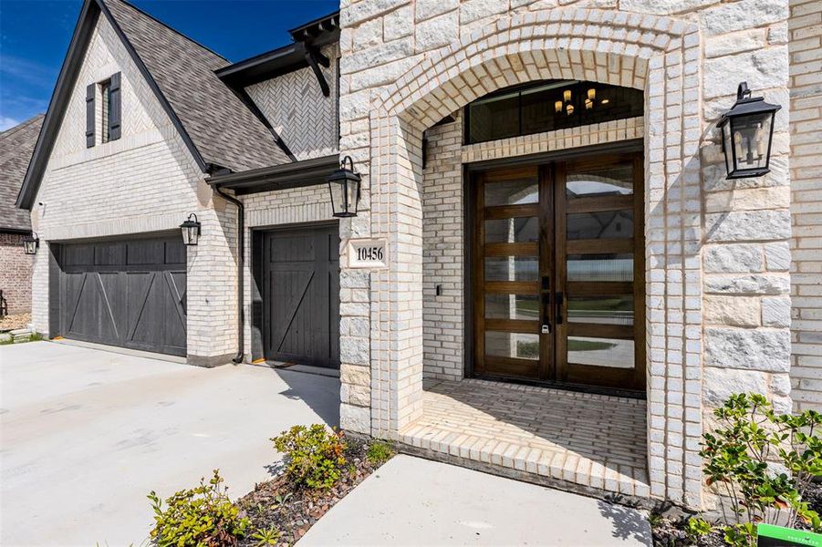 Exterior details and patio area of a home in Ventana, Fort Worth (Image 2). Exterior details and patio area of a home in Ventana, Fort Worth (Image 2).