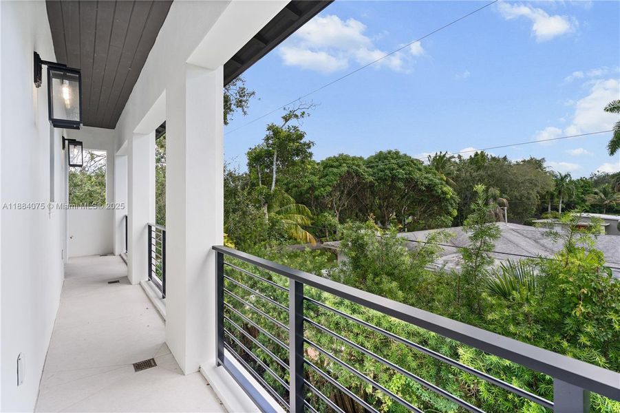 Exterior details and patio area of a home in , Miami (Image 25).