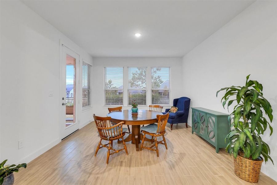 Furnished interior view inside a new home in Del Webb in Chambers Creek, Willis (Image 9). Furnished interior view inside a new home in Del Webb in Chambers Creek, Willis (Image 9).