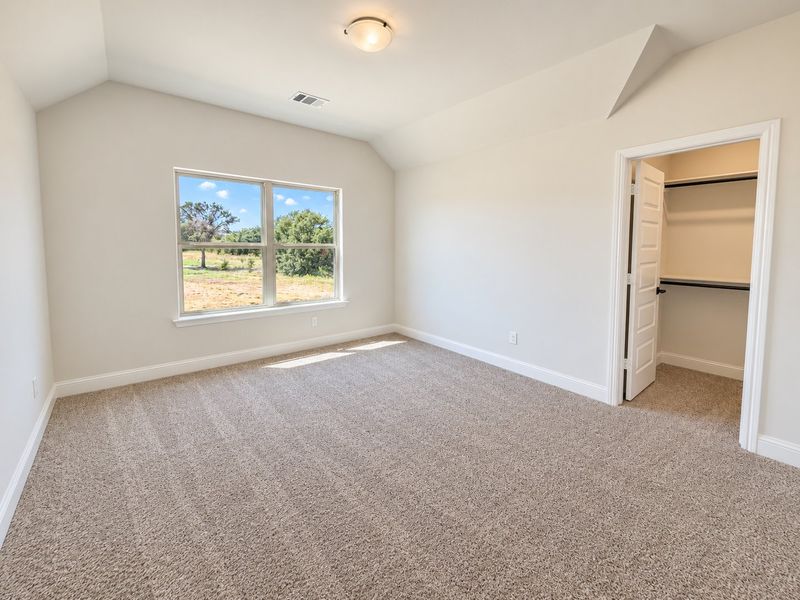 Spacious, unfurnished interior of a new home in Terra Vista Estates, Springtown (Image 25).