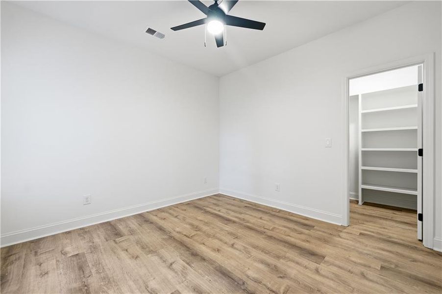 Spacious, unfurnished interior of a new home in , Gainesville (Image 33).