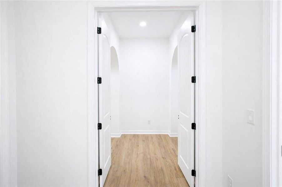 Spacious, unfurnished interior of a new home in , Mableton (Image 19).