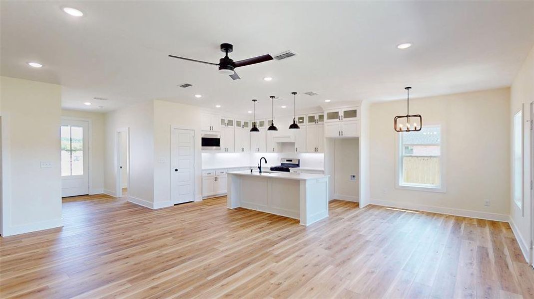 Spacious, unfurnished interior of a new home in , Bullard (Image 25).