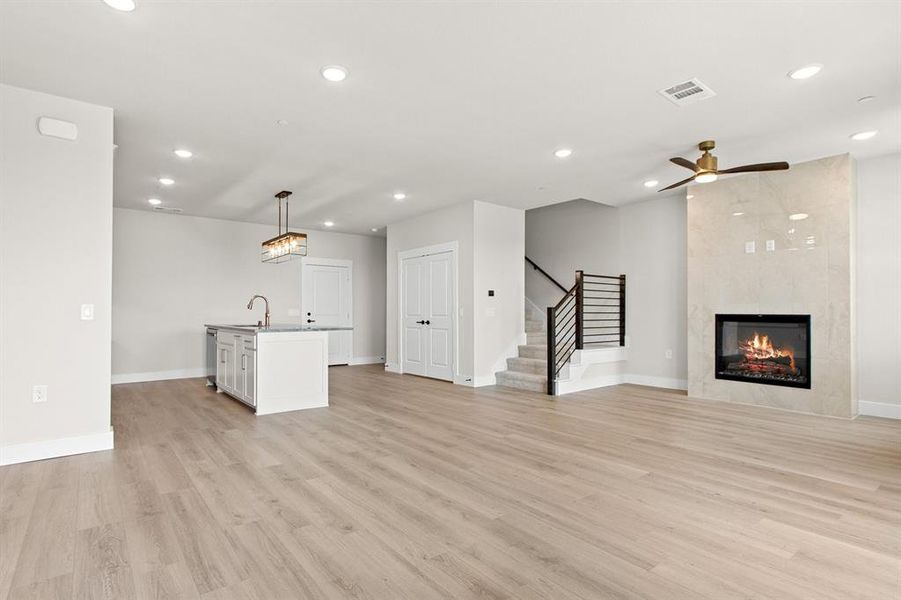 008-2884Enfield-TheColony-TX-75056-Living.jpg-SMALL 008-2884Enfield-TheColony-TX-75056-Living.jpg-SMALL