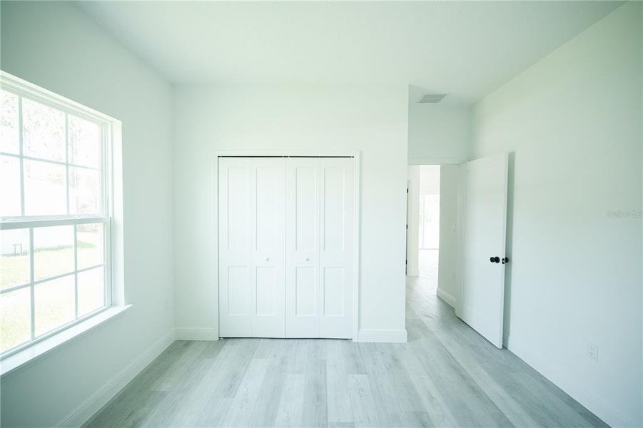 Spacious, unfurnished interior of a new home in , Ocala (Image 22).