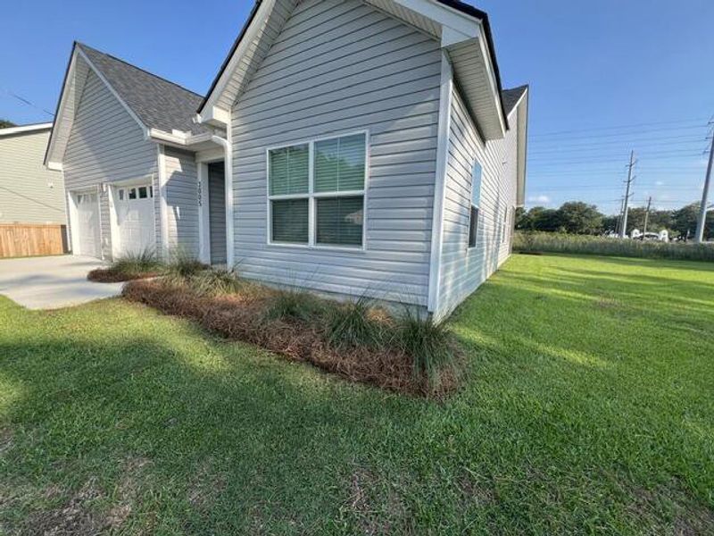 Exterior details and patio area of a home in , North Charleston (Image 25).
