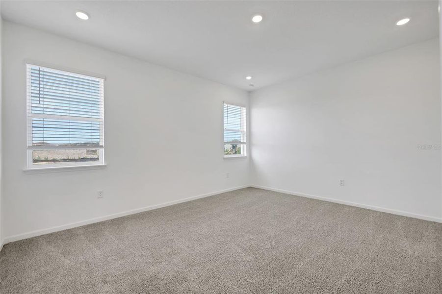 Spacious, unfurnished interior of a new home in Crossroads at Kelly Park, Apopka (Image 25).