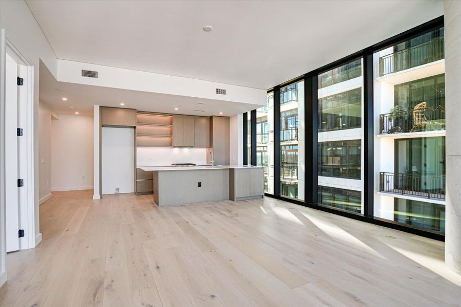 Spacious, unfurnished interior of a new home in , Austin (Image 16).