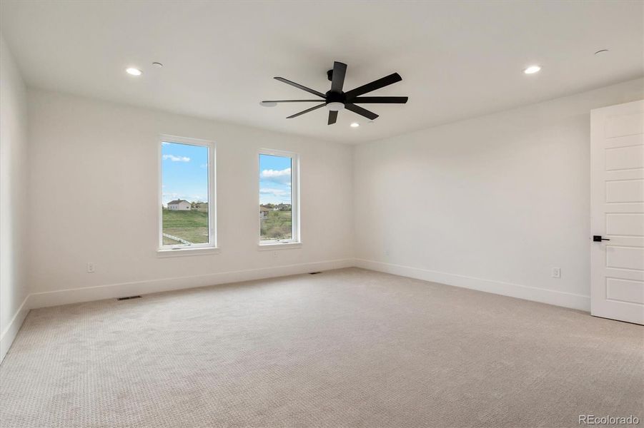 Spacious, unfurnished interior of a new home in , Brighton (Image 27).