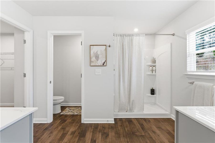 Furnished interior view inside a new home in Meadow Pines, Dallas (Image 11).