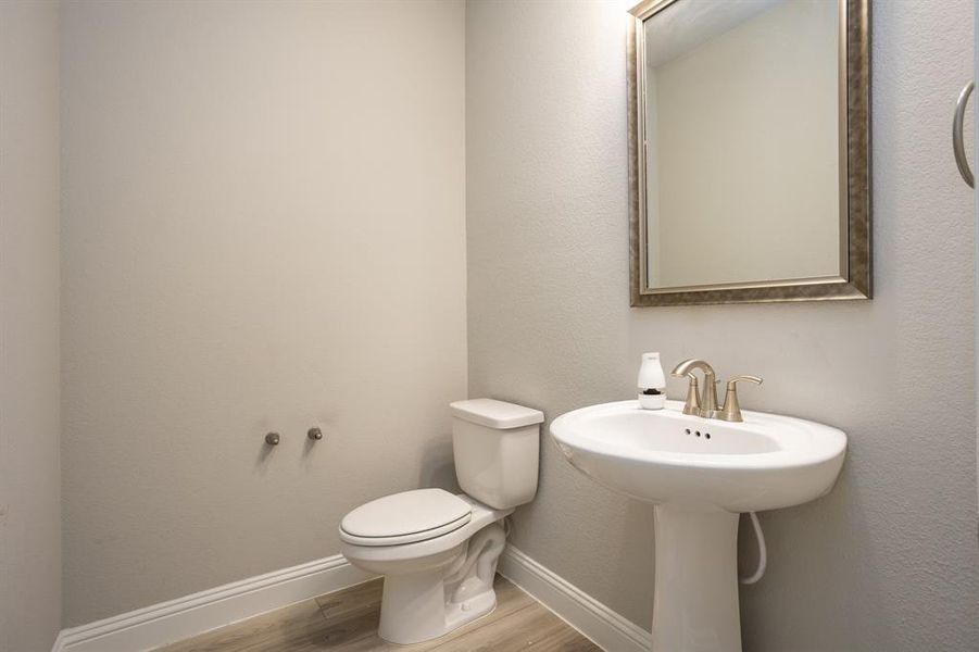 Furnished interior view inside a new home in , Corinth (Image 14).