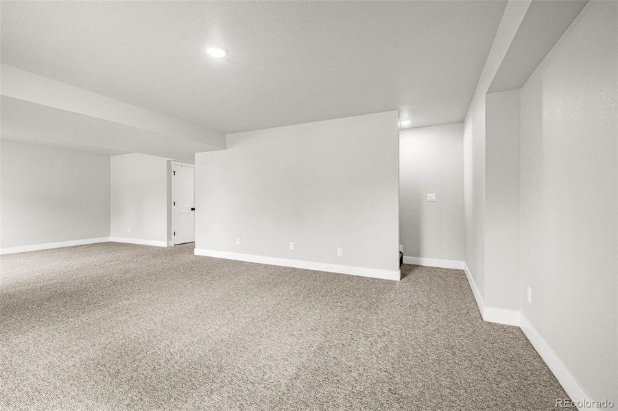 Spacious, unfurnished interior of a new home in , Colorado Springs (Image 26).