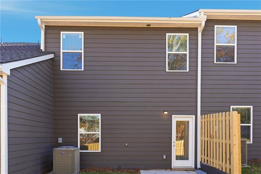 Exterior details and patio area of a home in Carolina, Palmetto (Image 4).