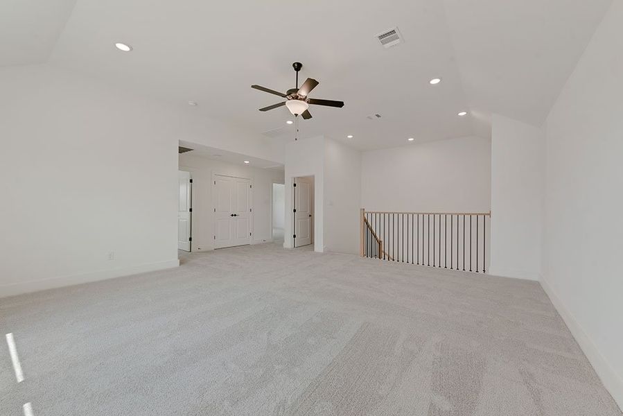 Spacious, unfurnished interior of a new home in Tavolo Park, Fort Worth (Image 37). Spacious, unfurnished interior of a new home in Tavolo Park, Fort Worth (Image 37).