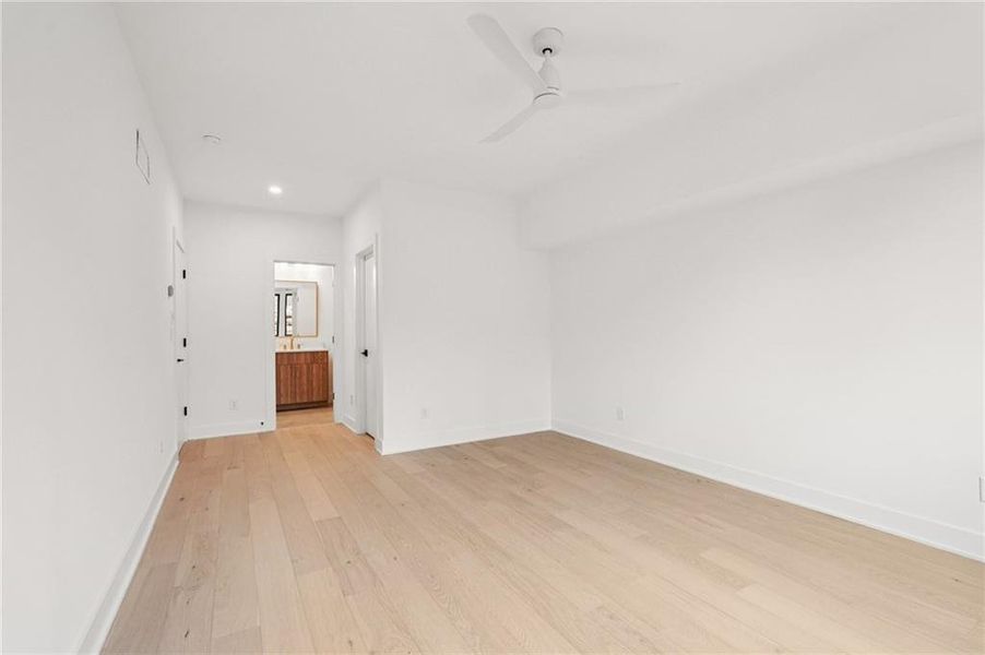 Spacious, unfurnished interior of a new home in , Roswell (Image 75).