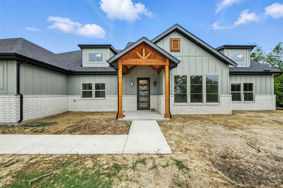 Front exterior of a new home in , Weatherford, TX, highlighting curb appeal (Image 2). Front exterior of a new home in , Weatherford, TX, highlighting curb appeal (Image 2).