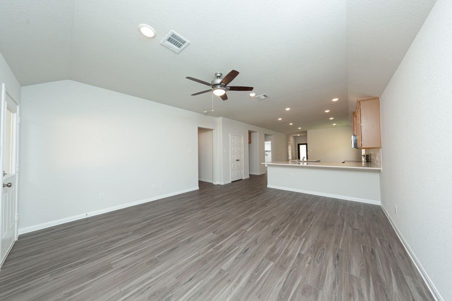 Spacious, unfurnished interior of a new home in Lake Conroe Area Homes, Montgomery (Image 22).