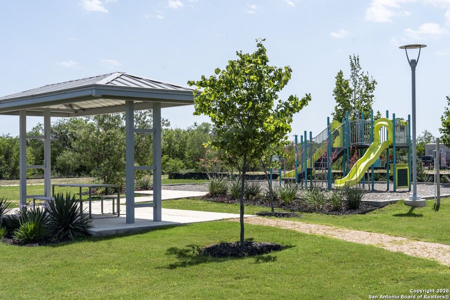 Community amenities in Spanish Trails, San Antonio (Image 6).